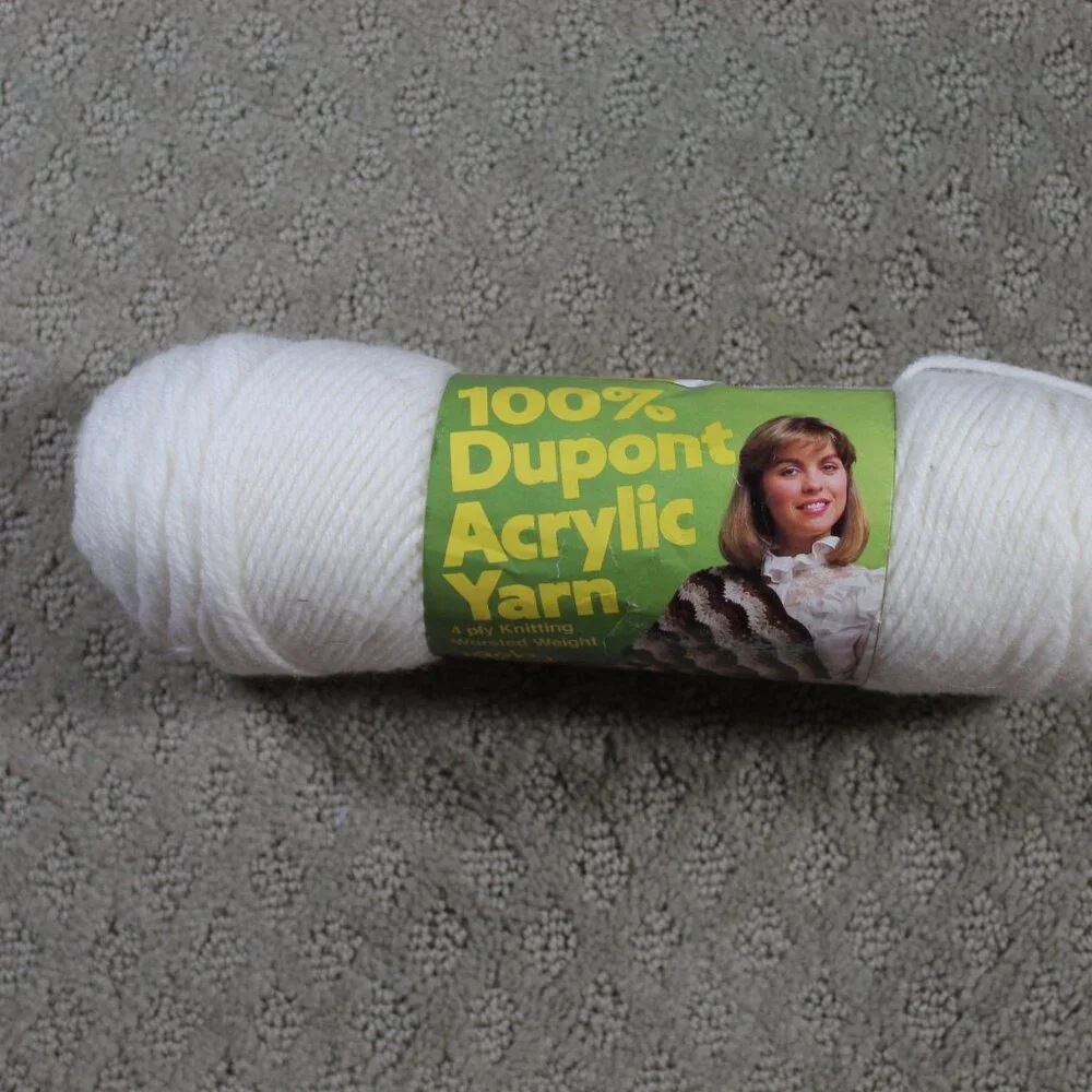 Lot of 4 Skeins Yarn Vintage & Current 100% Acrylic Wintuk Lion Brand Sayelle